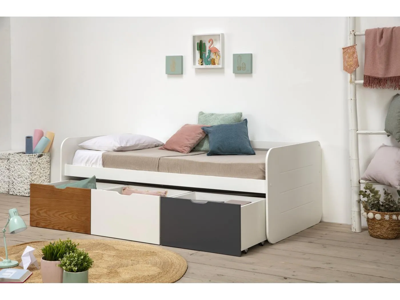 Weißes Bett mit 3 Schubladen 195 x 105 cm