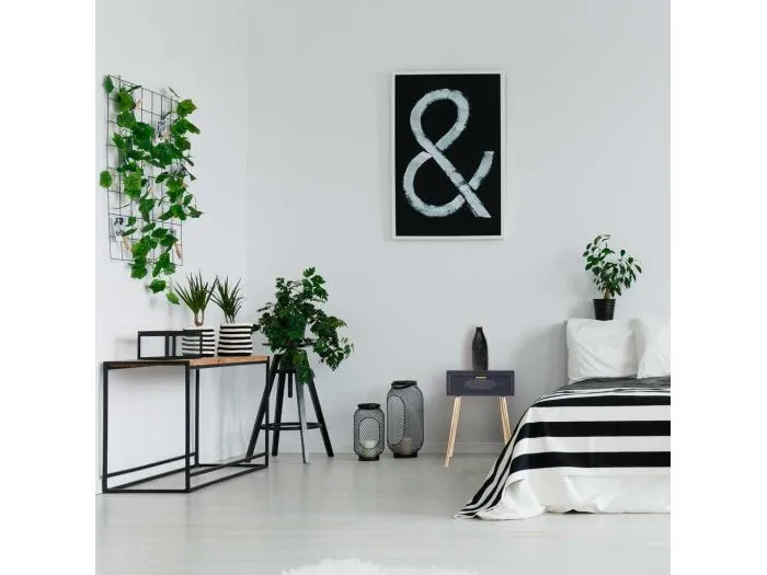 Dunkelgrauer Holztisch 47x39x67h cm