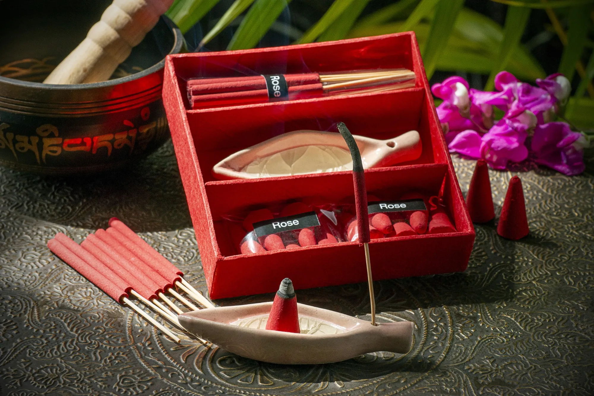 Räucher-Box 'Rose', rot, T 10 cm, B 10 cm, H 2,5 cm