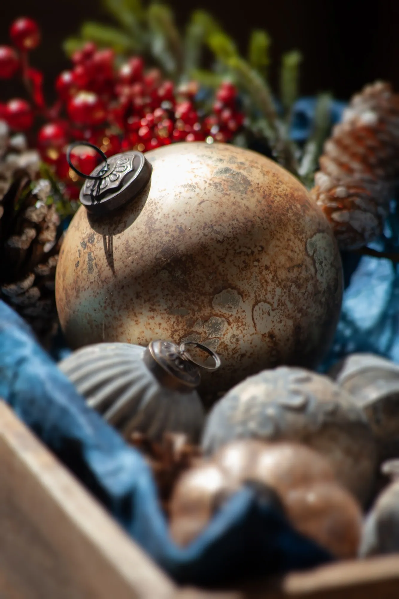 Anhänger 'Kugel L' aus Glas, gold, Ø 12 cm, H 12 cm