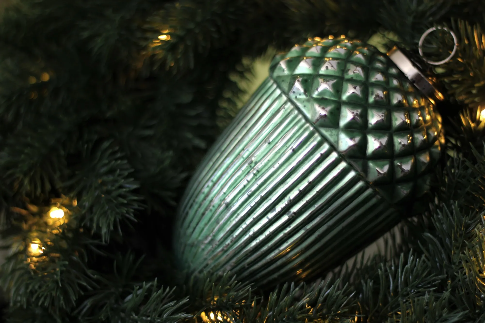 Anhänger Eichel, grün, Ø 10 cm, H 16 cm