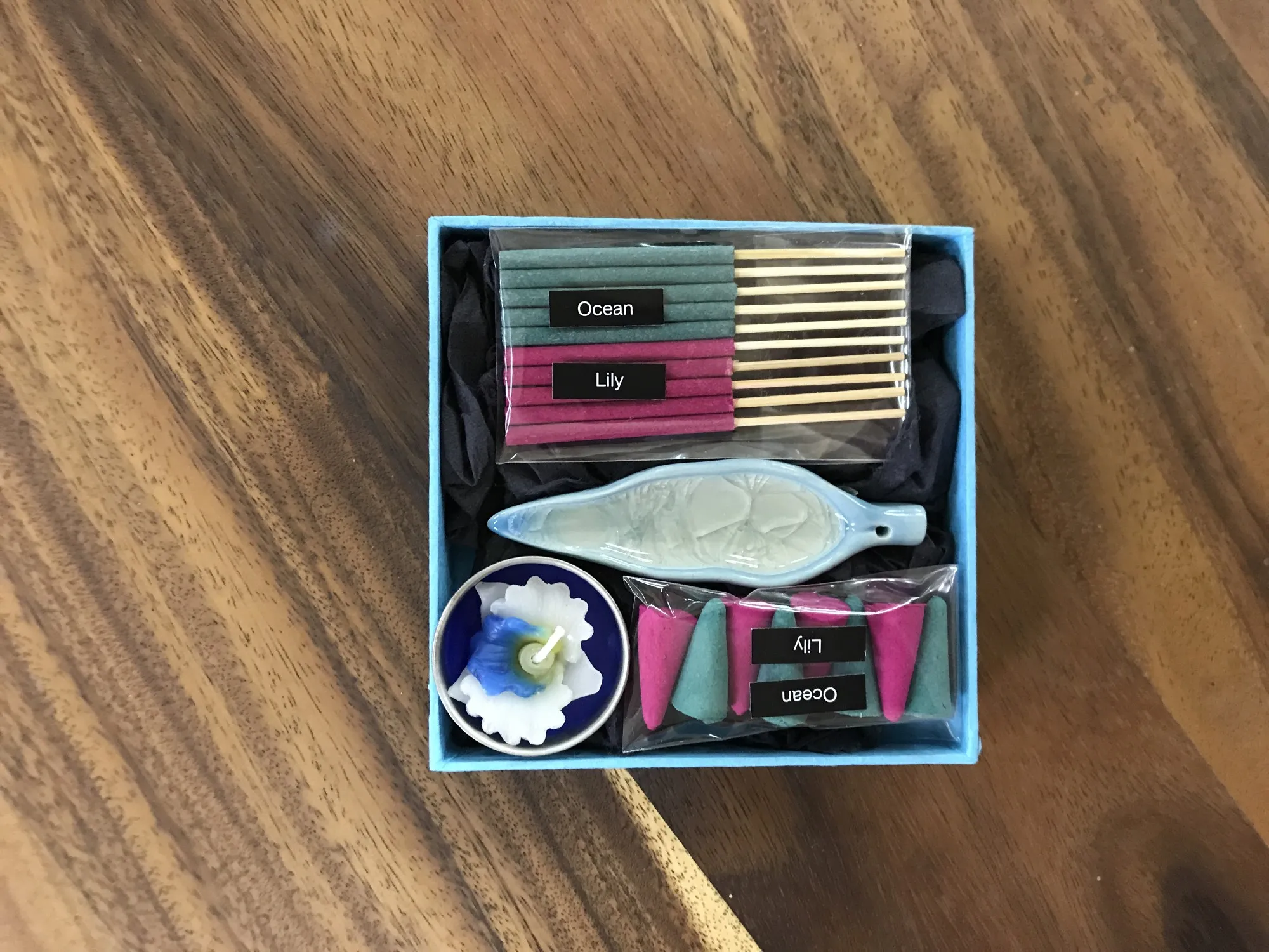 Räucher-Box mit Kerze, grün, pink, blau, T 12 cm, B 12 cm, H 2,5 cm