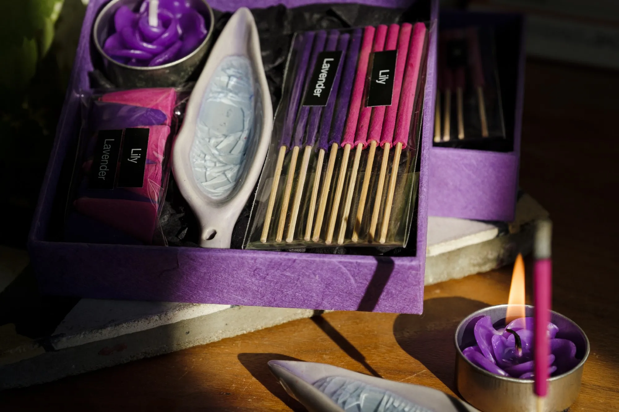 Räucher-Box 'Lavendel', violett, T 12 cm, B 12 cm, H 2,5 cm