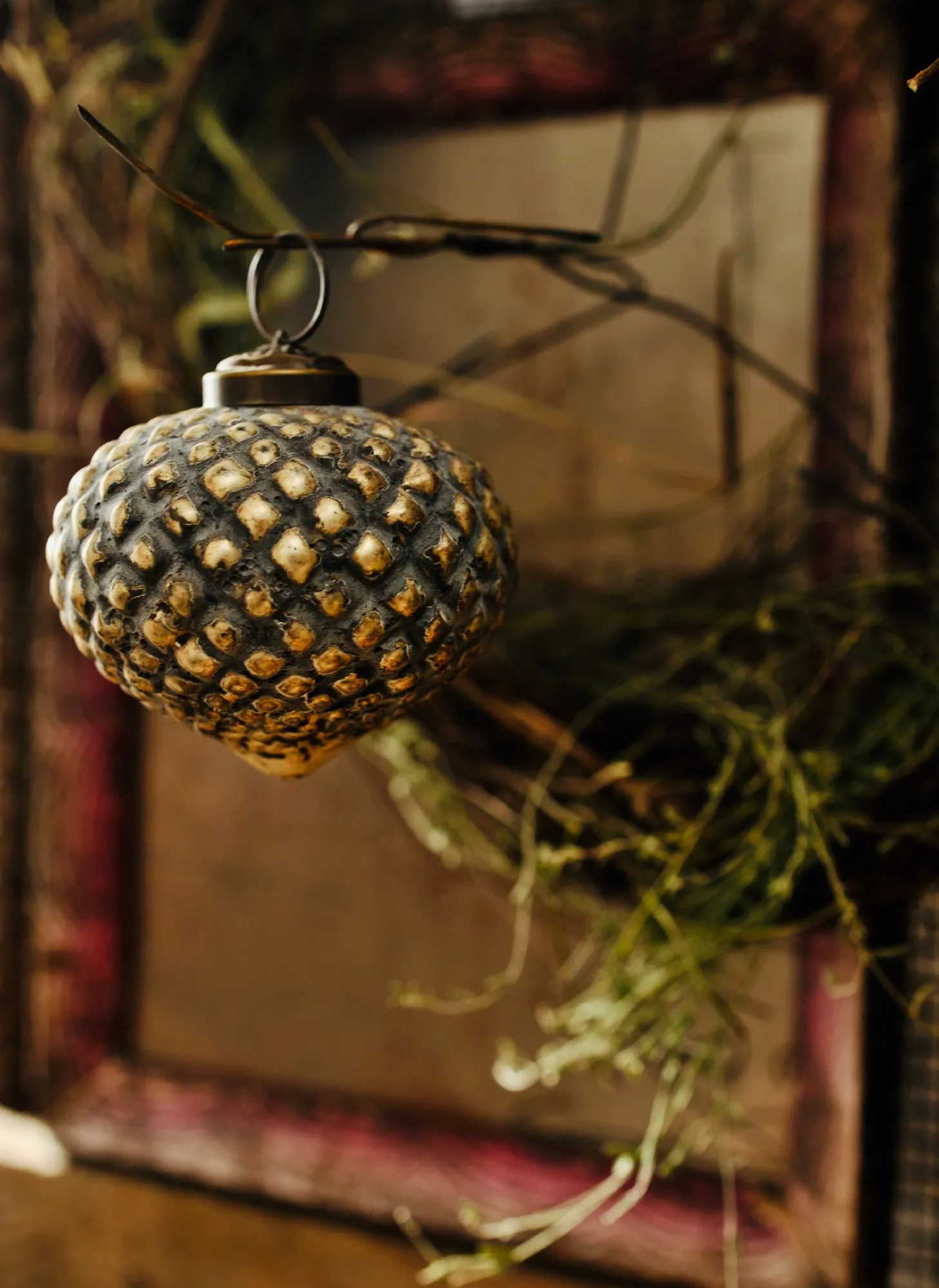 Anhänger Kugel Gitter, gold, Ø 8 cm, H 8 cm