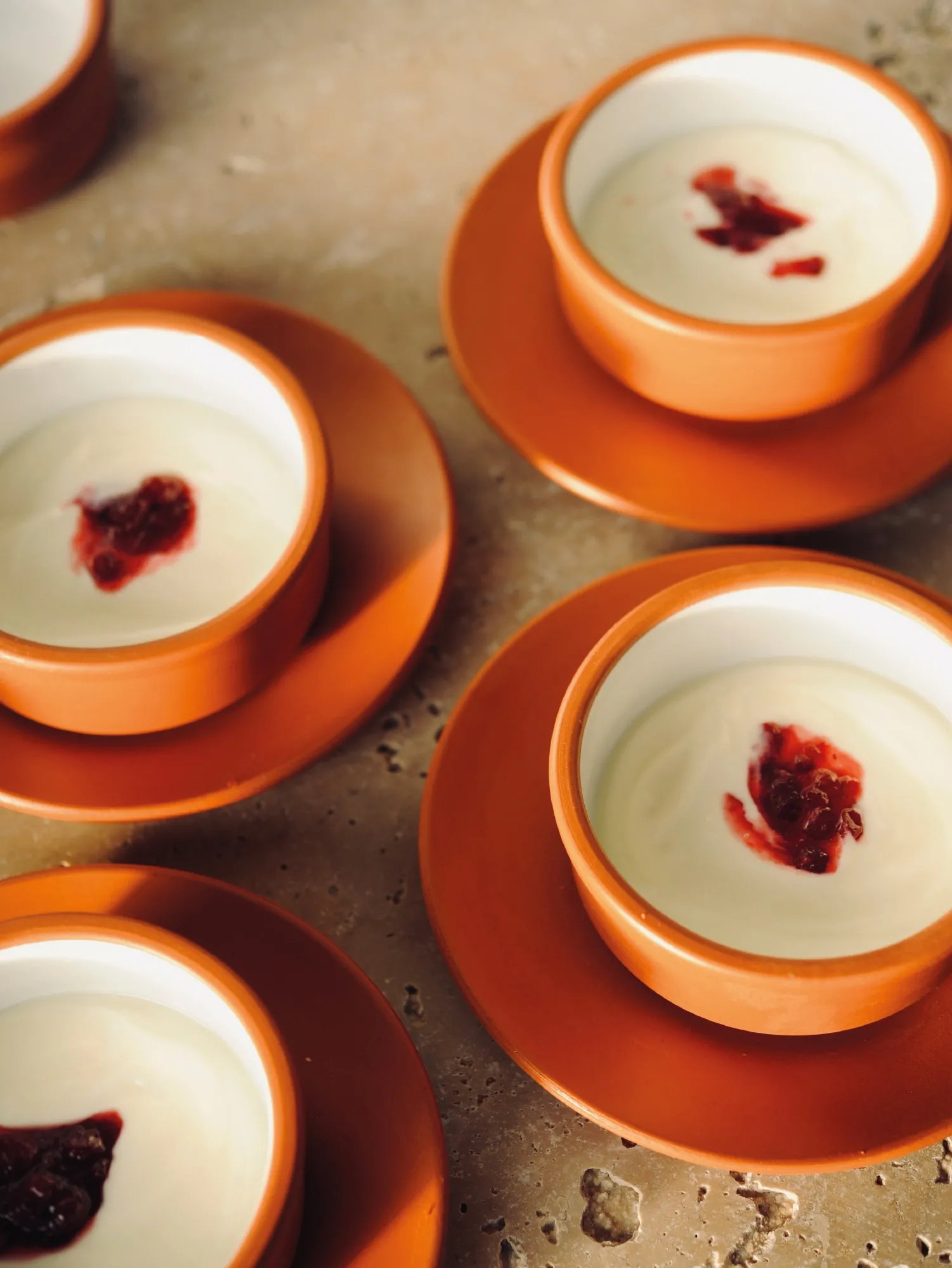 Schale mit Unterteller Terrakotta, natur, weiß, Ø 11 cm, H 4,5 cm