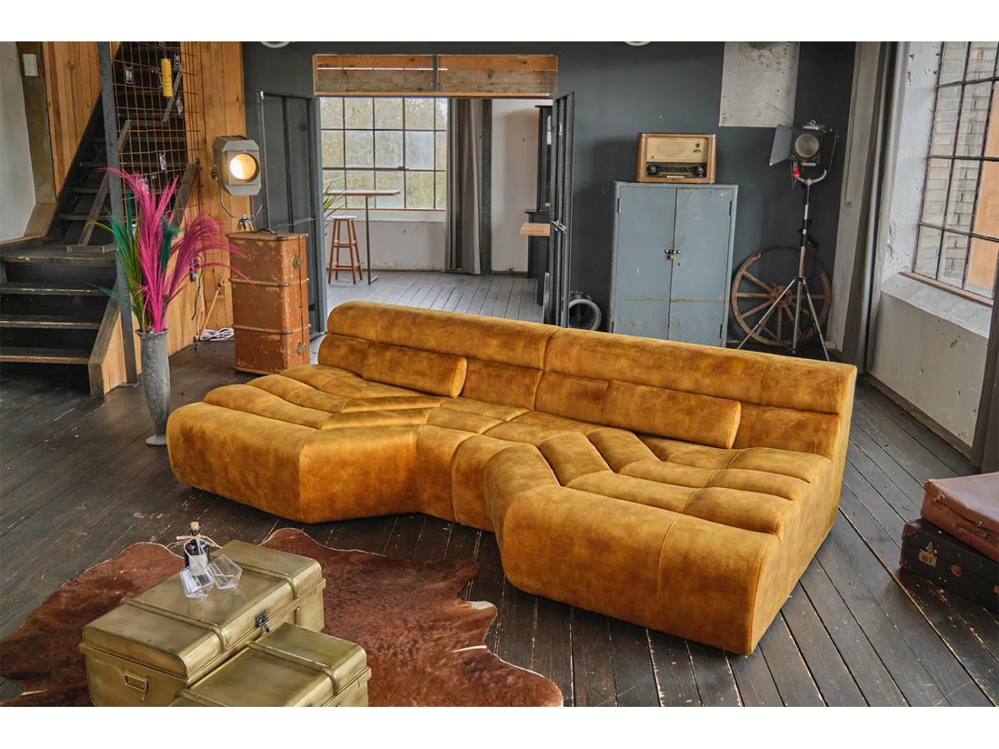 Big - Gold Velvet - TARA