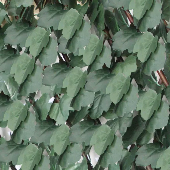 Künstliche Ahorn-Heckenrolle für Zaun und Privatsphäre.